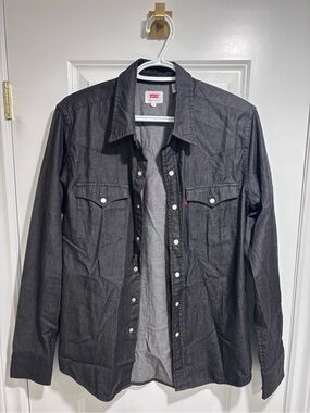 Levi's Long Sleeve Button-Up